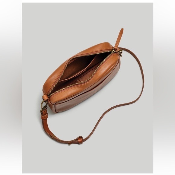 Madewell $138 Leather Carabiner Medium Crossbody Bag Dried Maple NM966 NWT - Picture 2 of 6